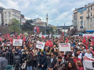 Giresun’da Doğa Nöbeti Başladı: Tirebolu Meydanı’ndan Maden Devlerine “Geçit Yok” Muhtırası!